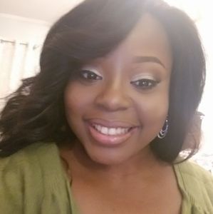 Meet your Posher, Monique